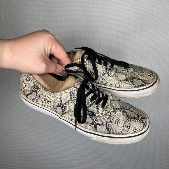 Vans Women’s Size 10 Snakeskin Print Classic Lace Up Sneakers Casual Skate Shoes - Picture 1 of 5